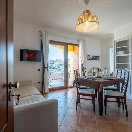 Parcheggio-posizione Centrale-vista Mare Parziale Apartmán *