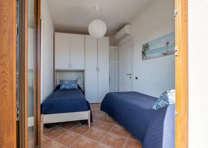 Apartman Parcheggio-posizione Centrale-vista Mare Parziale *